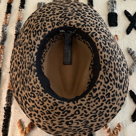 Zara leopard print hat size small - Picture 4 of 9